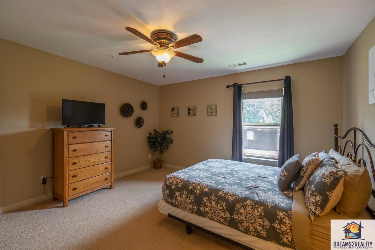 4Br Walk-In - Foosball Table - Hot Tub - Fire Pit - Free Tickets Included - Dv166 Брэнсон Экстерьер фото